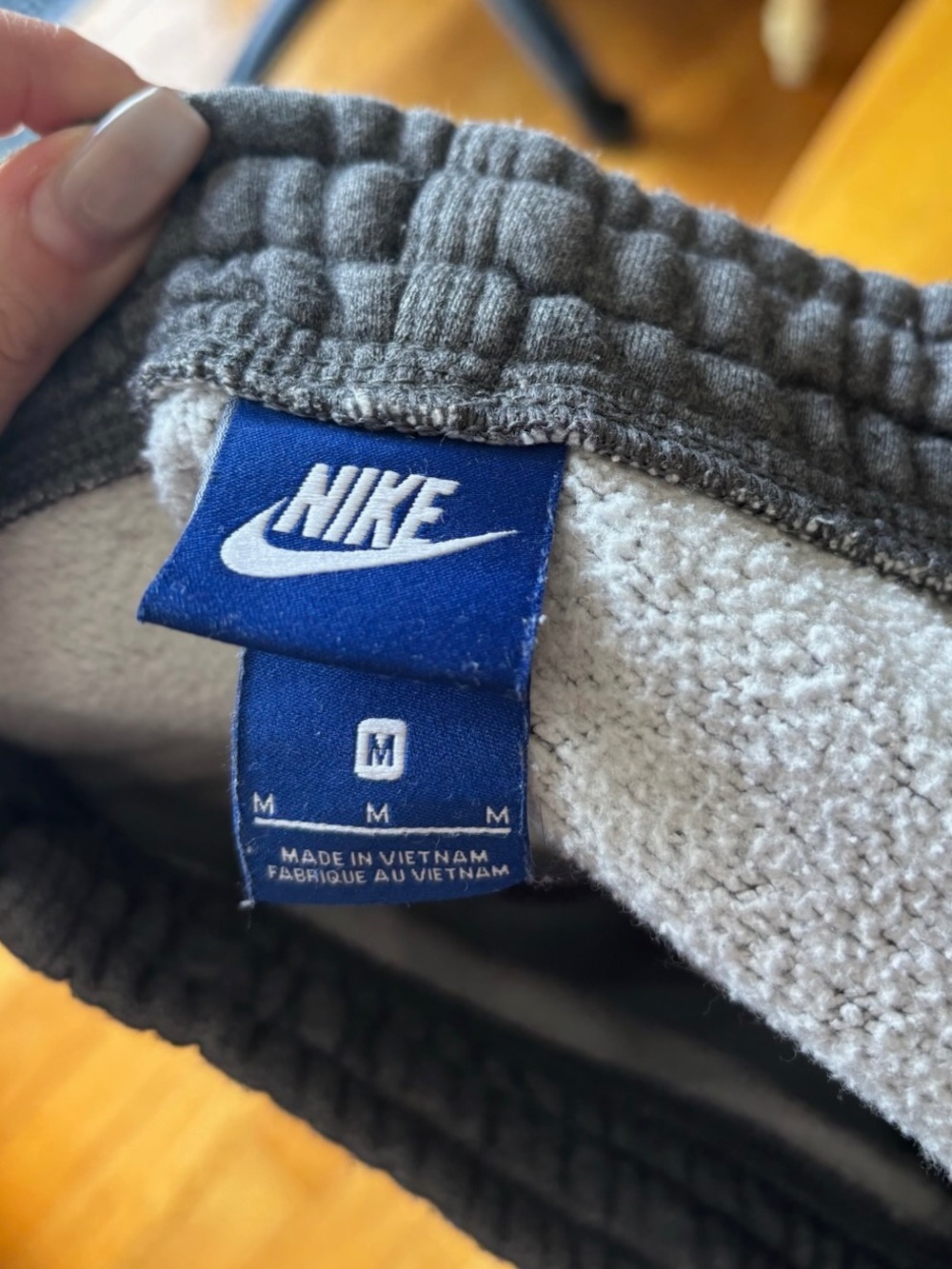 Nike Dark Gray Men’s Jogger Sweatpants with White Swoosh - Picture 4 of 4